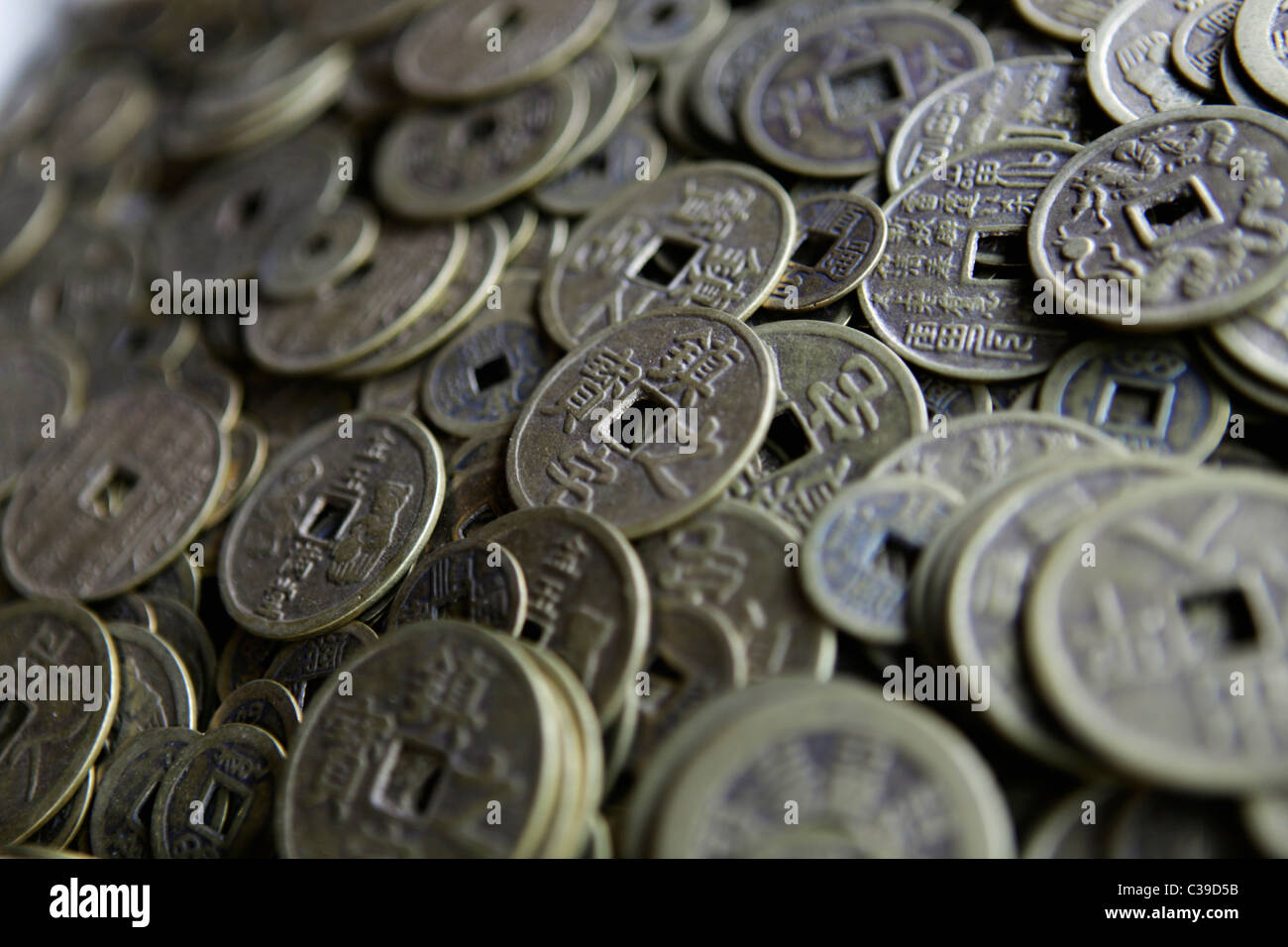 Old chinese coins hi-res stock photography and images - Alamy