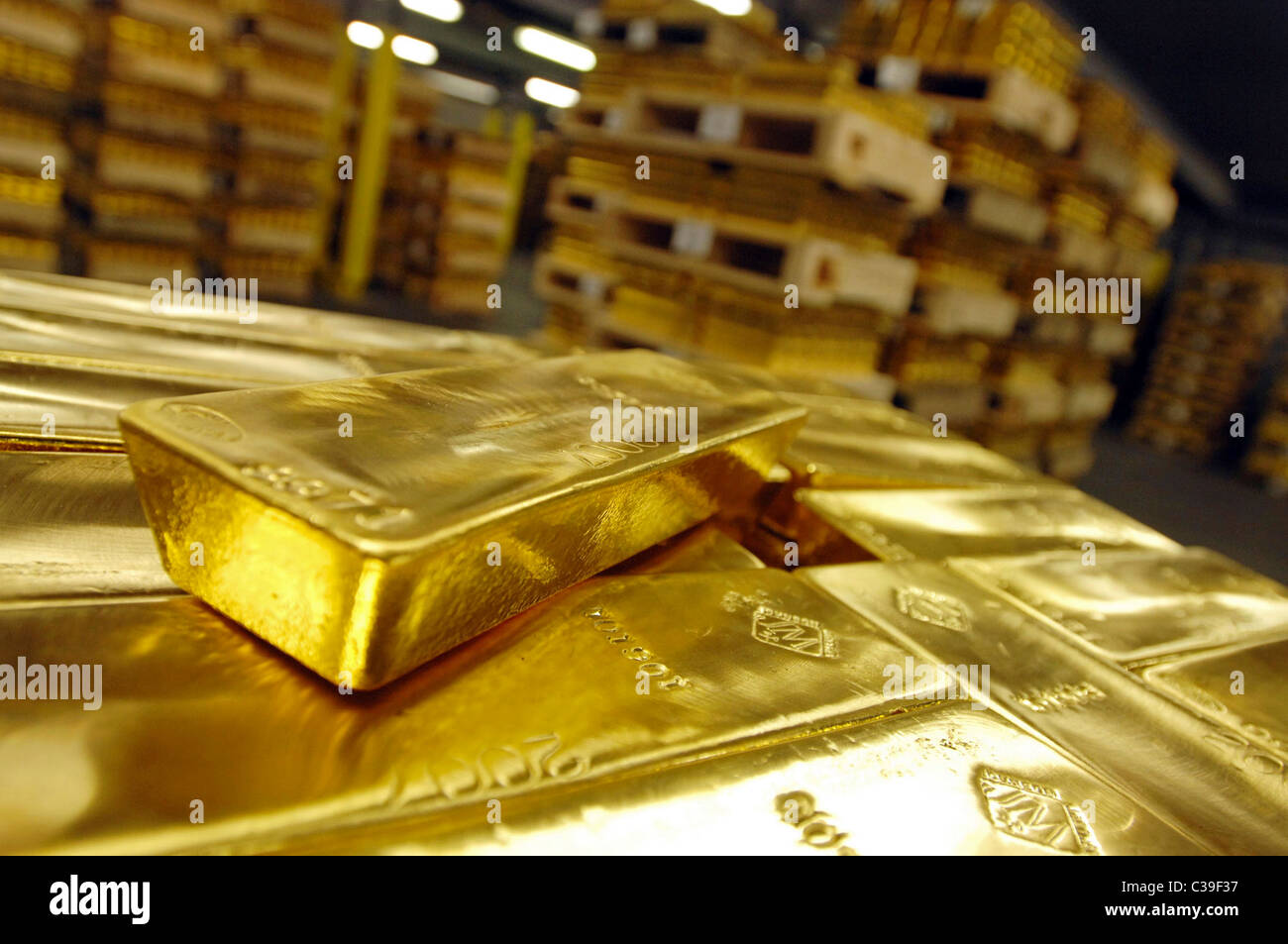 Gold Bullion High Resolution Stock Photography and Images Alamy