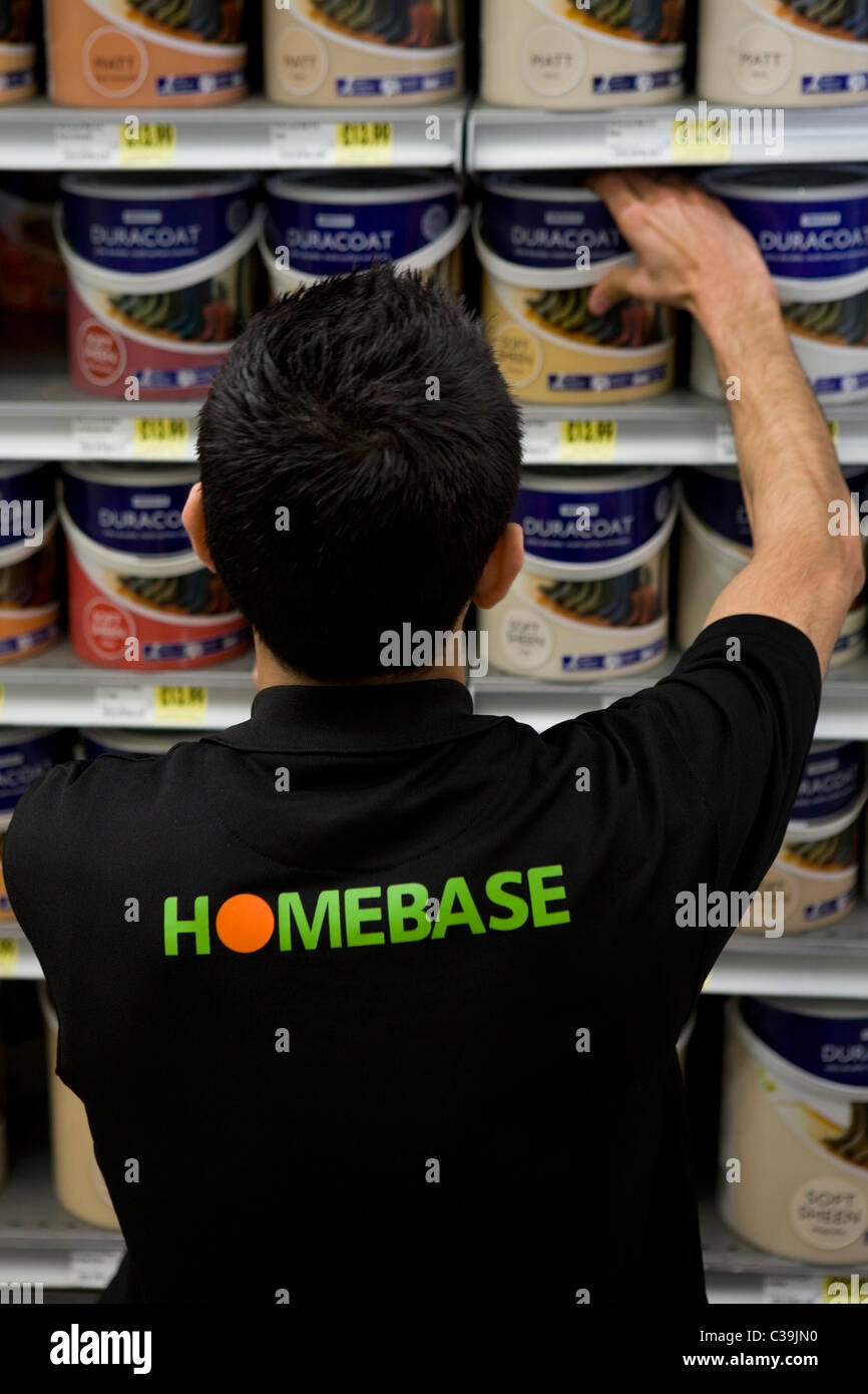 Store employee stocking shelves hires stock photography and images Alamy