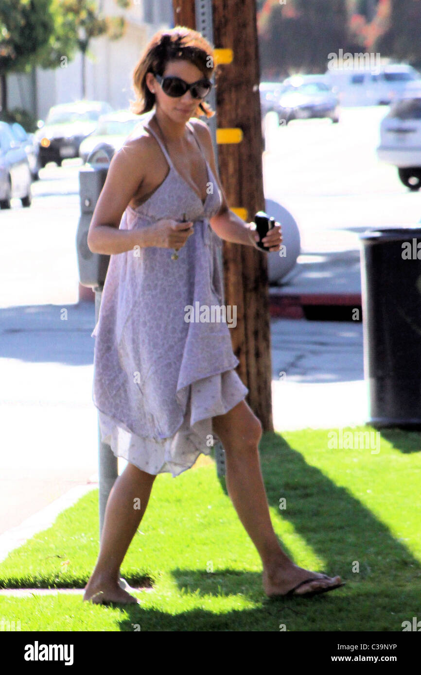 halle berry summer style