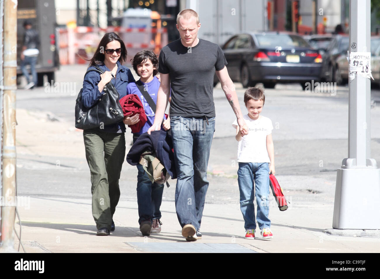 Jennifer Connelly and Paul Bettany pick up their children, Kai and Stellan,  from school New York City, USA - 12.05.09 Stock Photo - Alamy