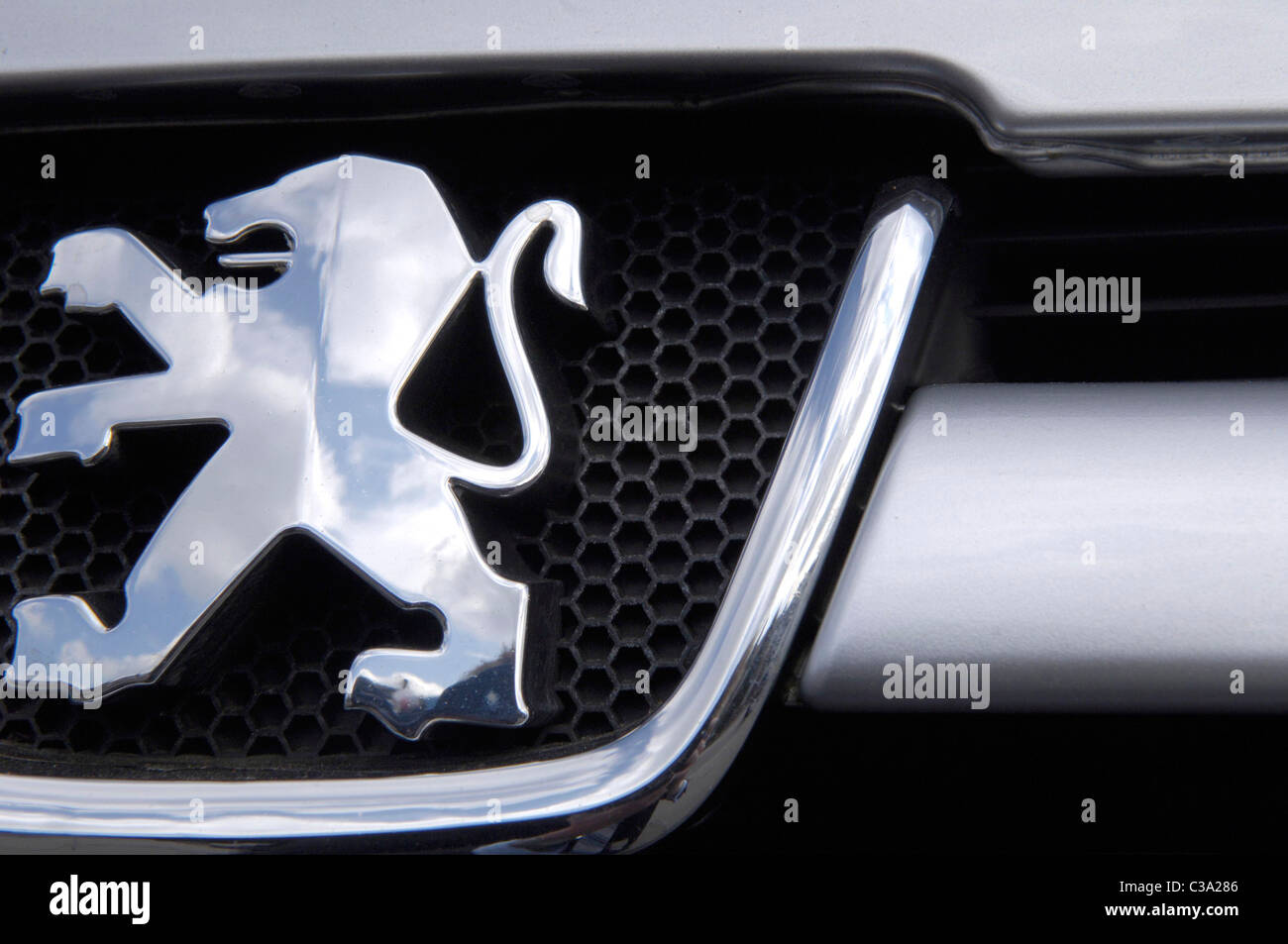 Peugeot car grill emblem hi-res stock photography and images - Alamy