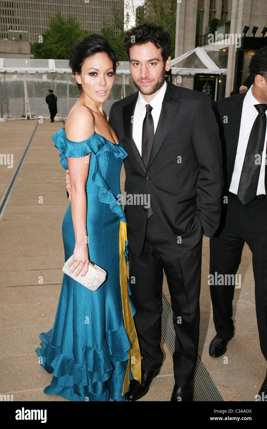 Josh Radnor And Lindsay Price