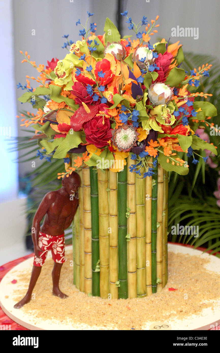 Atmosphere Preston Bailey's 60th Birthday Party 'The Curious Case of Preston  Bailey' at Studio 450 - Arrivals New York City Stock Photo - Alamy, image size:866x1390