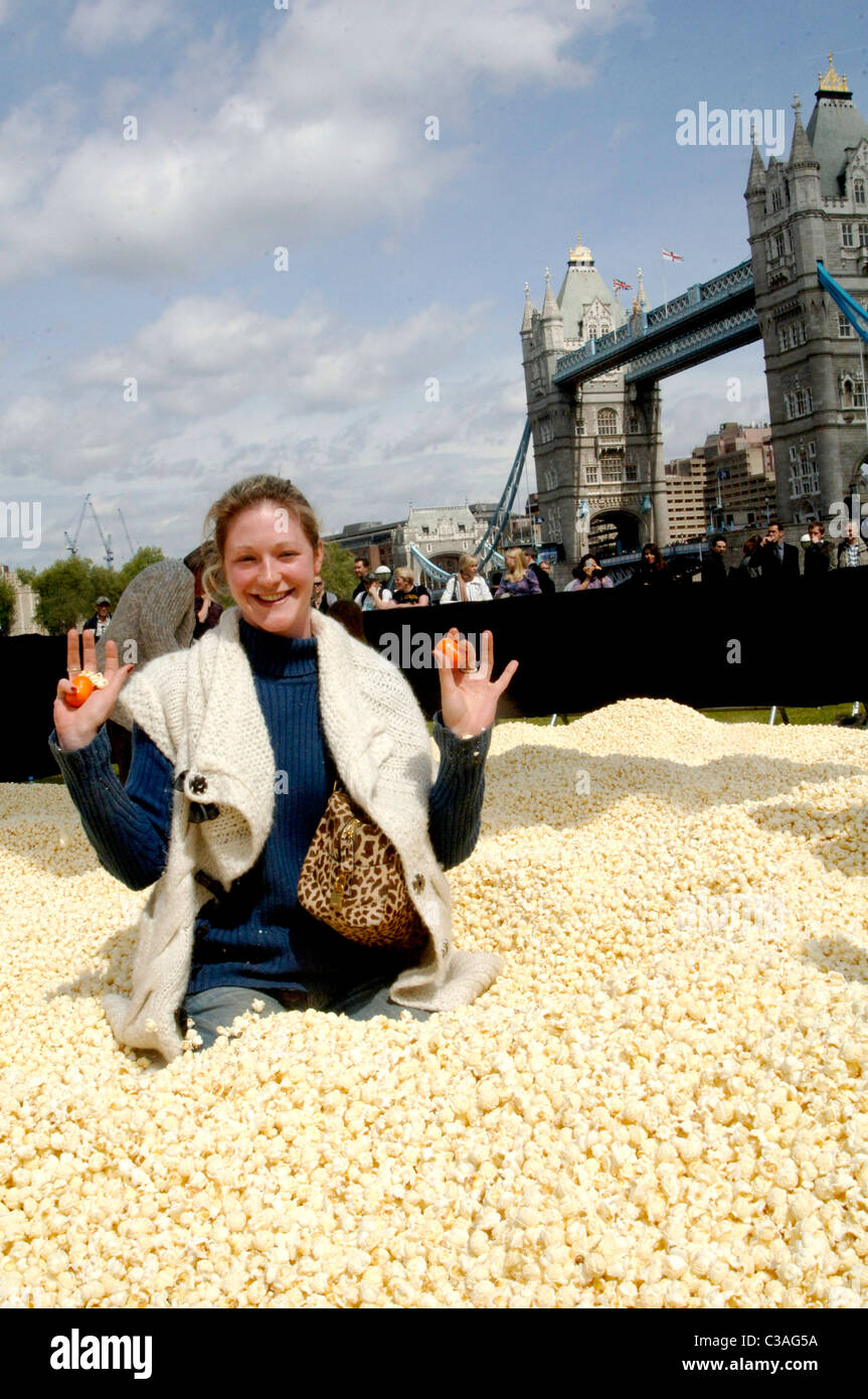 Atmosphere Orange celebrates the 5th Anniversary of Orange Wednesdays