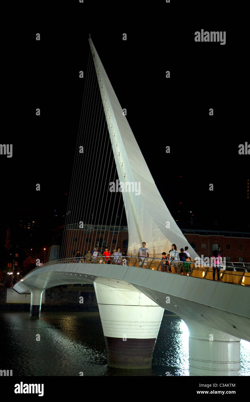 Puente de la mujer bridge hi-res stock photography and images - Alamy