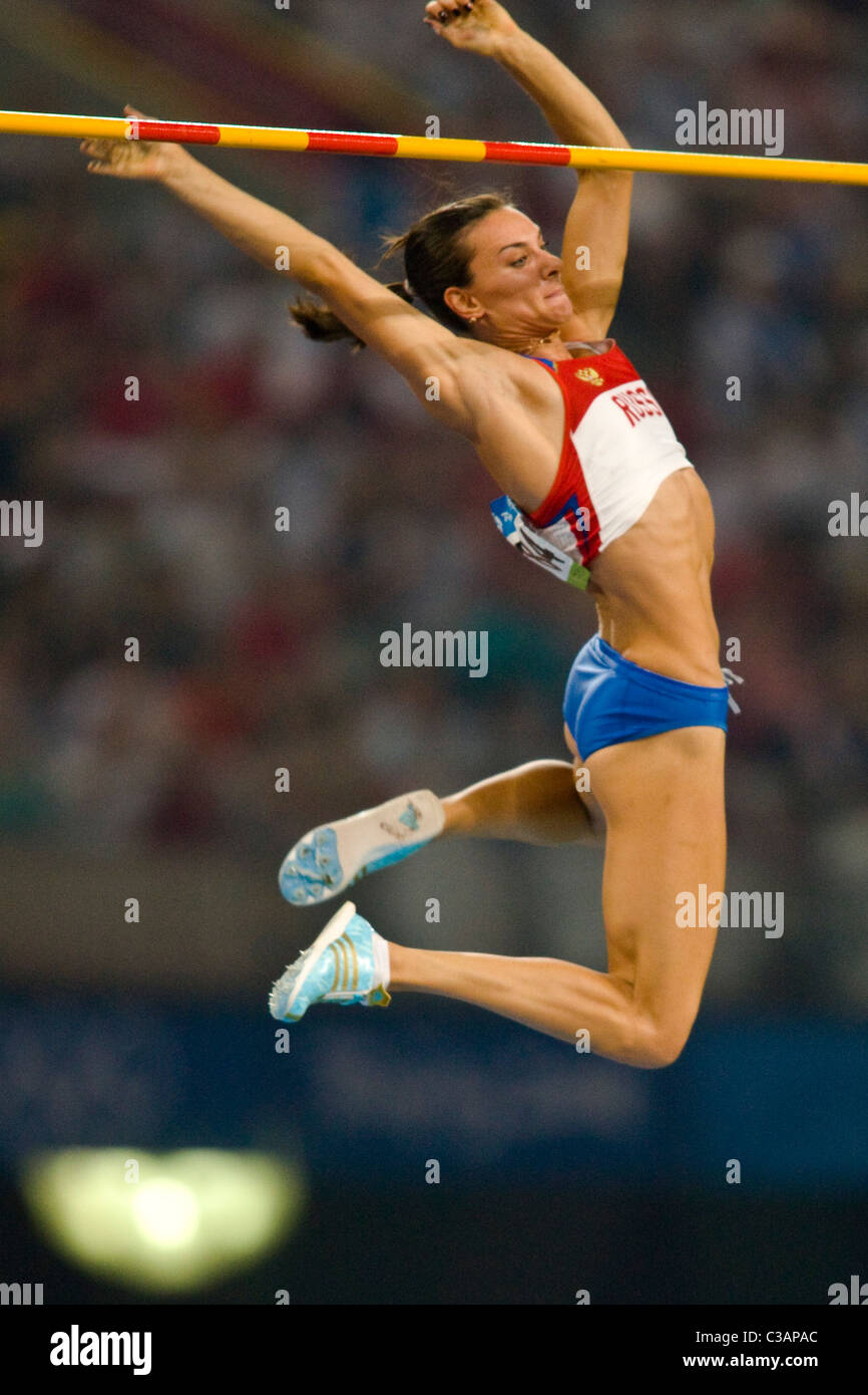yelena-isinbayeva-rus-competing-in-the-pole-vault-at-the-2008-olympic