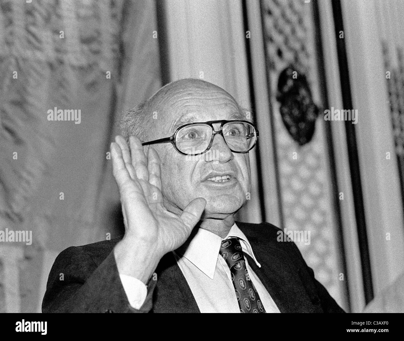 Milton friedman hi res stock photography and images Alamy