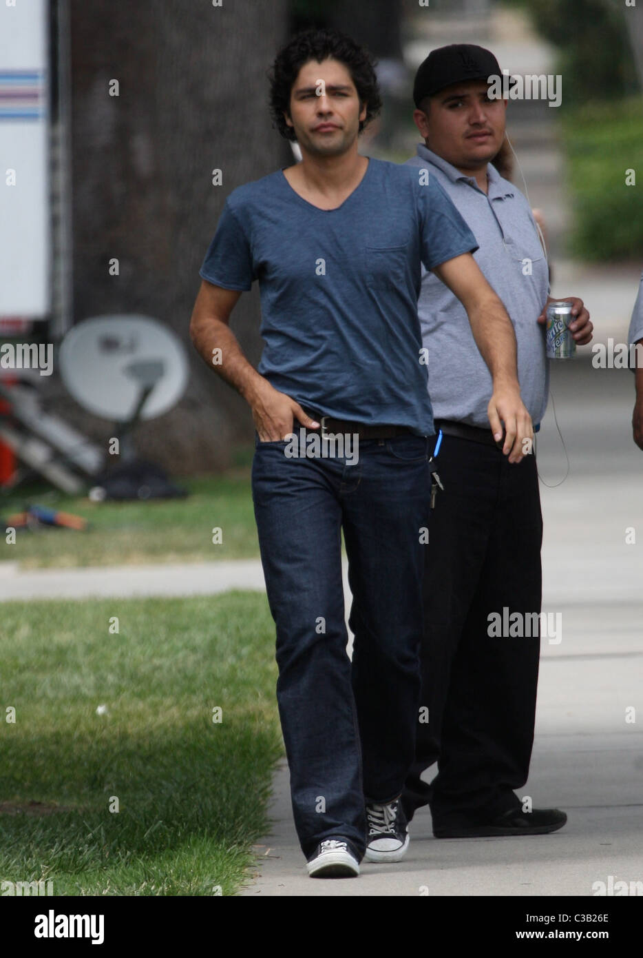 Adrian Grenier The cast of 'Entourage' filming a scene in Pasadena Los ...