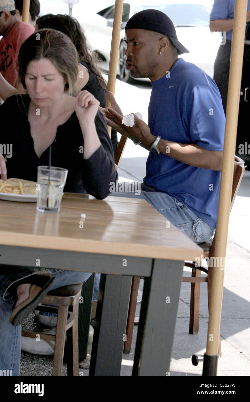 Paparazzi backwards cap hi-res stock photography and images - Alamy