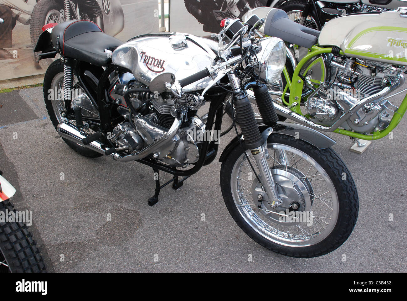 Norton cafe racer hi-res stock photography and images - Alamy