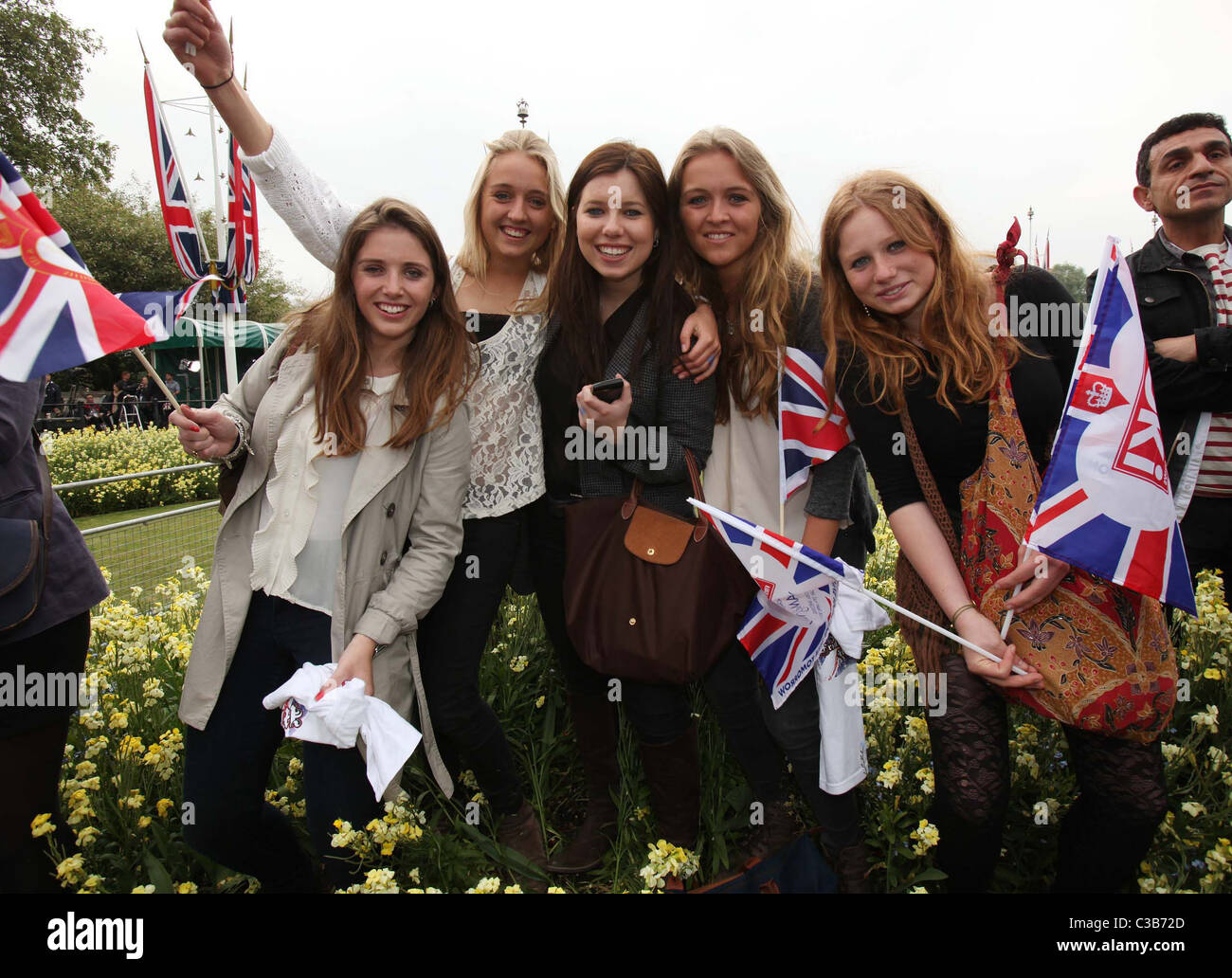 The Wedding of Prince William and Catherine Middleton. 29th April 2011.  Crowds at The Mall before the Wedding of His Royal Stock Photo