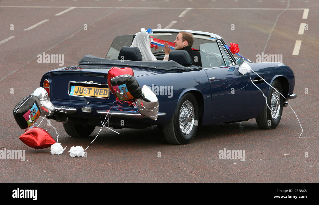 Royal  Wedding of Prince William and Catherine Middleton. 29th April 2011 Prince William and his new wife leave Buckingham Stock Photo