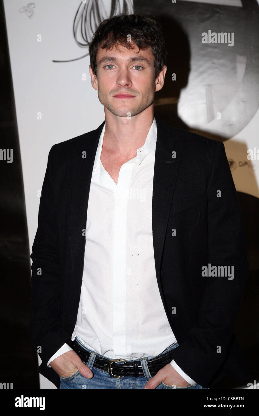 Hugh Dancy Burberry Lights Up NYC Skyline on 'Burberry Day' held at The New  York Palace Hotel New York City, USA - 28.05.09 Stock Photo - Alamy