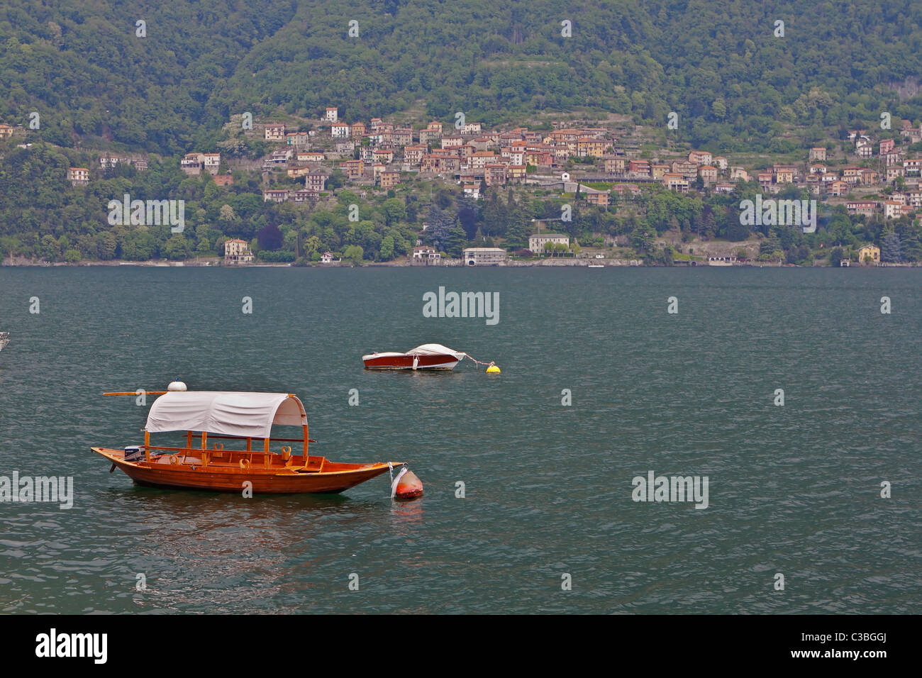 Boote auf dem Lago di Como in Laglio Stock Photo