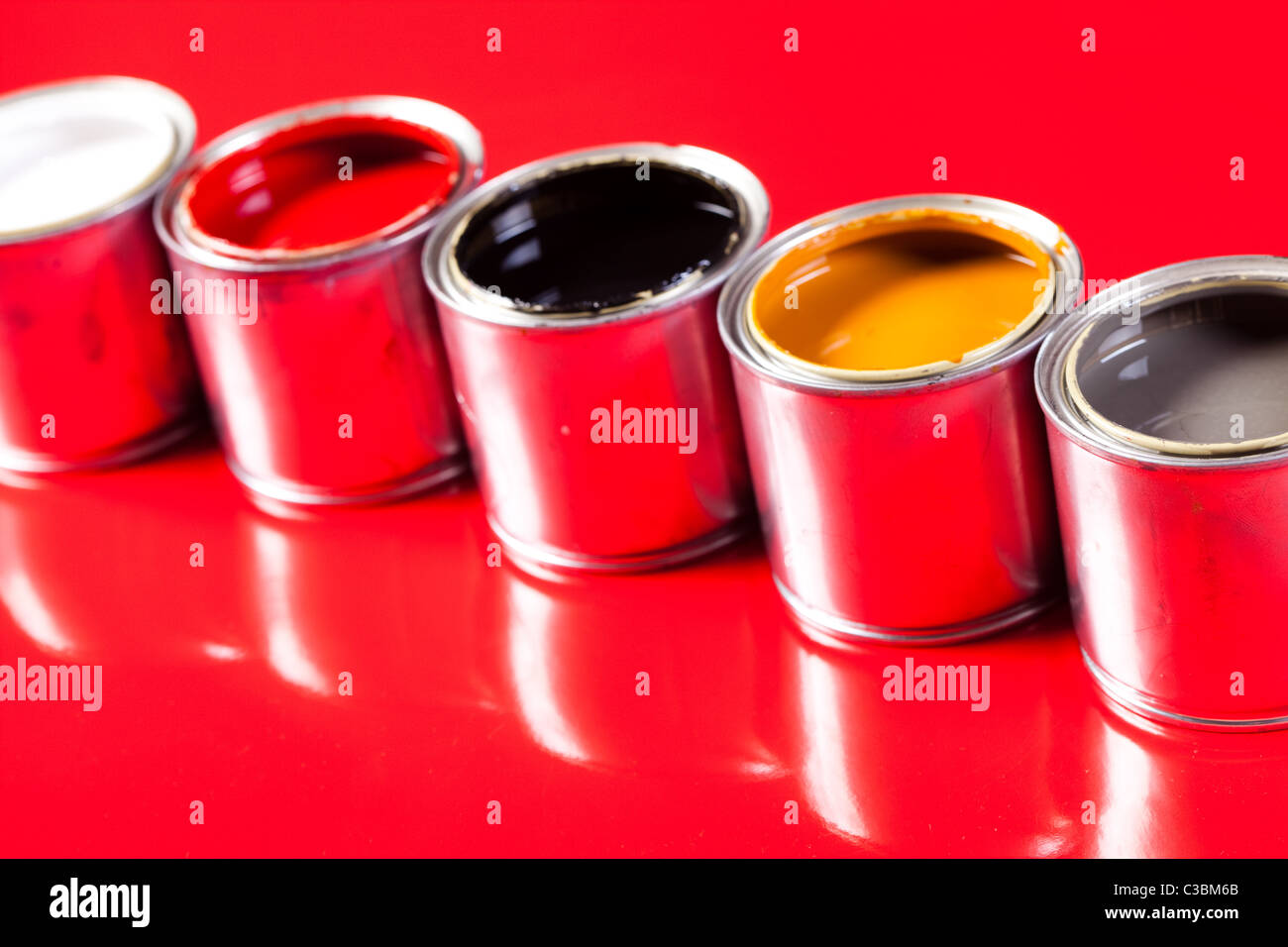 cans of paint Stock Photo Alamy