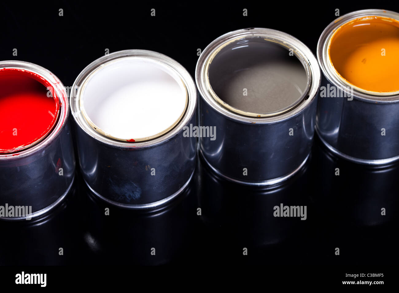 cans of paint Stock Photo Alamy