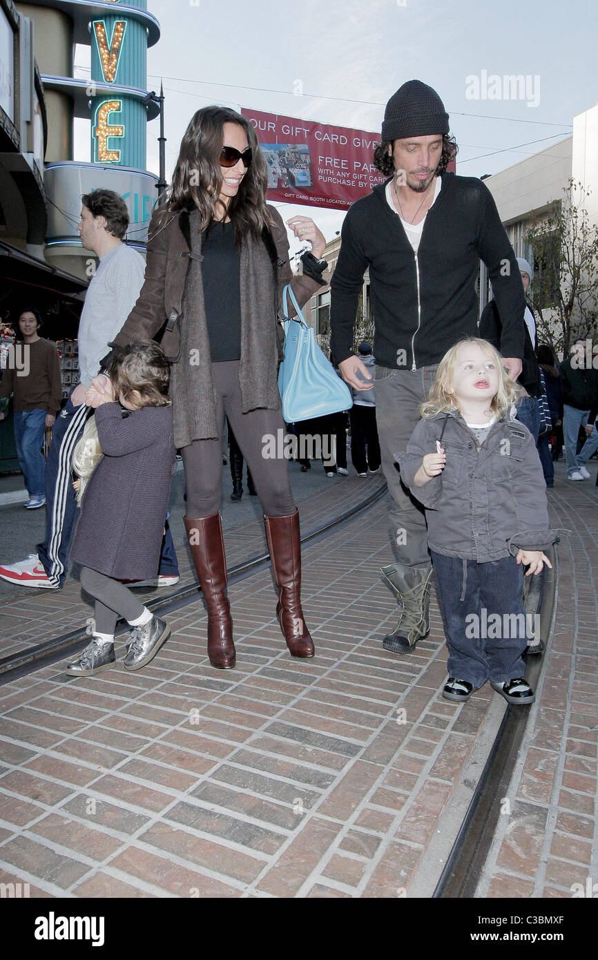 Cornell chris hires stock photography and images Alamy(01)