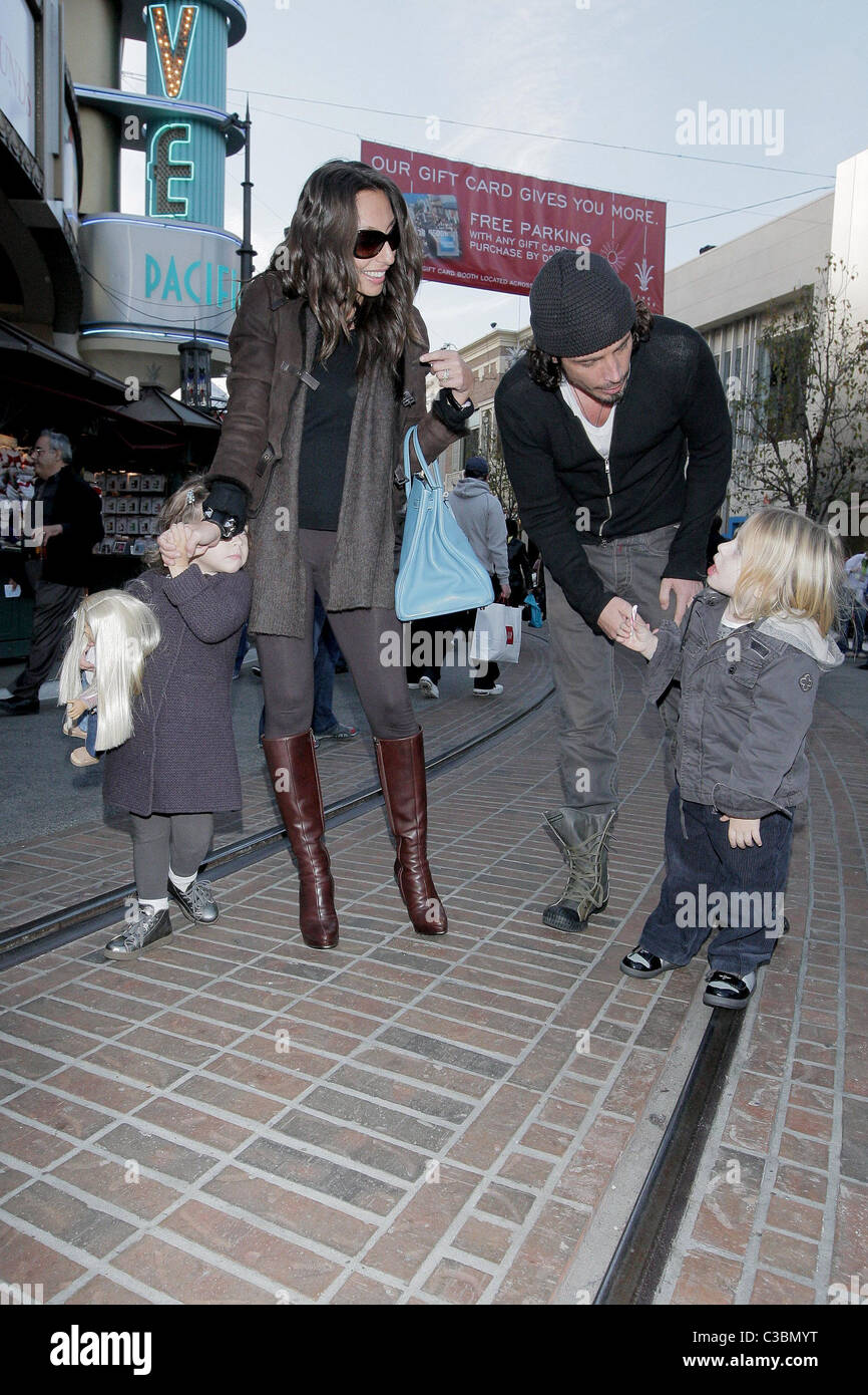 Visiting santas grotto hires stock photography and images Alamy