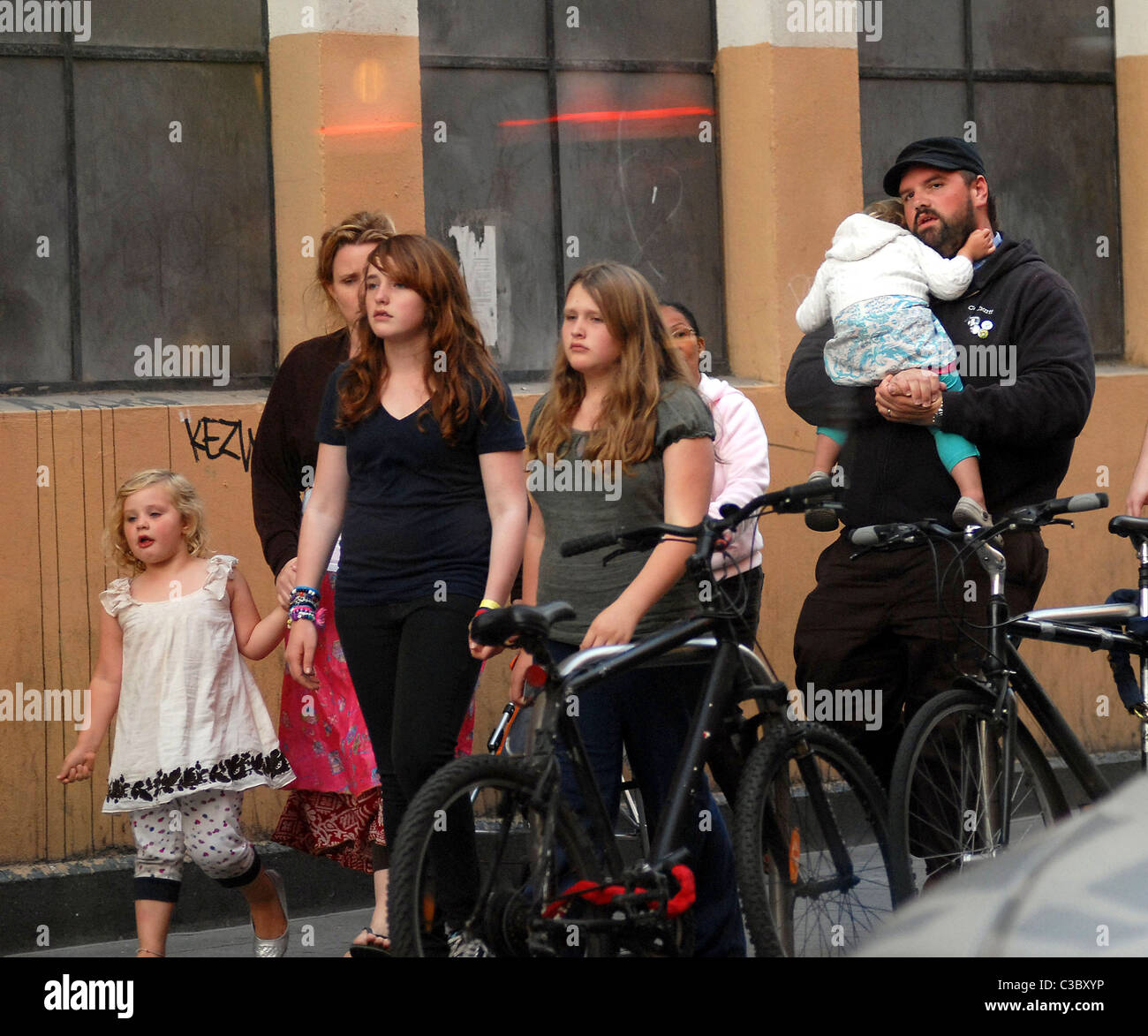My Name is Earl' costar Ethan Suplee and wife Brandy Lewis walking