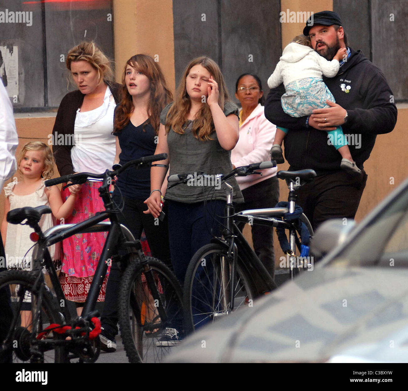 My Name is Earl' costar Ethan Suplee and wife Brandy Lewis walking