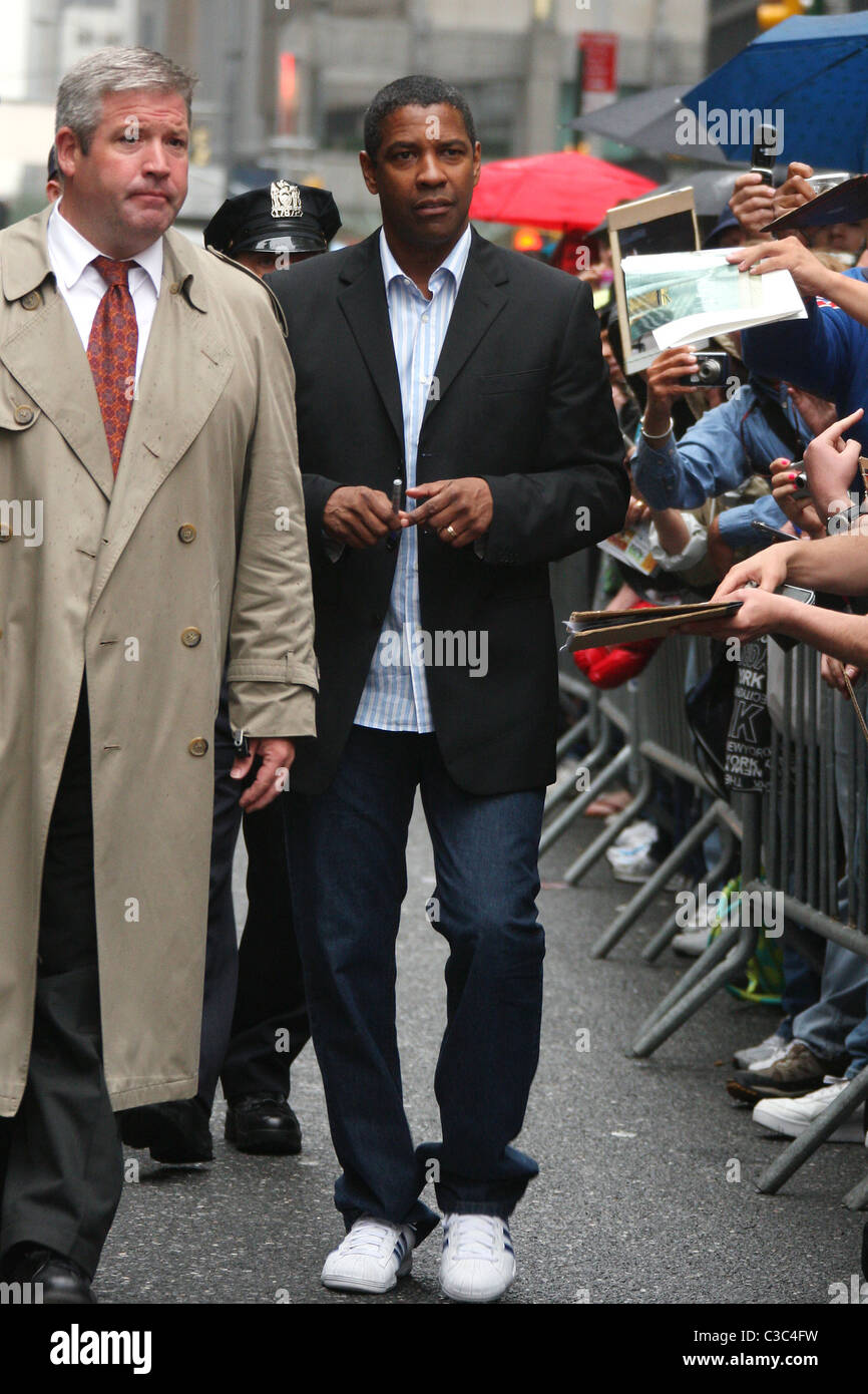 Denzel Washington Outside Ed Sullivan Theatre For The Late Show With Denzel Washington Outside Ed Sullivan Theatre For The Late Show With