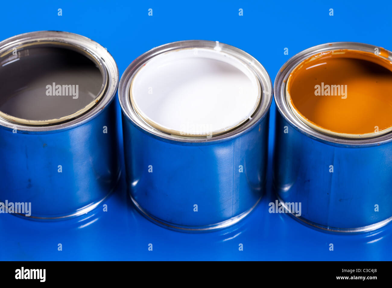cans of paint Stock Photo Alamy