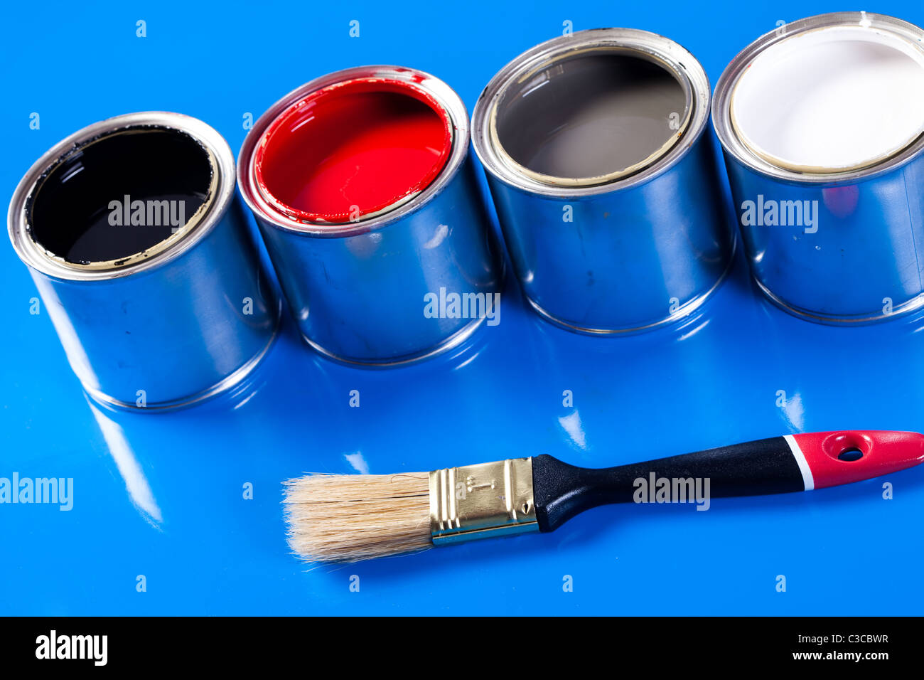 cans of paint Stock Photo Alamy