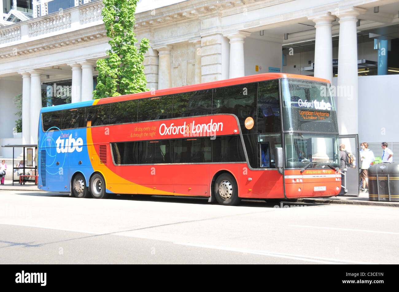 Cheap coach hi-res stock photography and images - Alamy