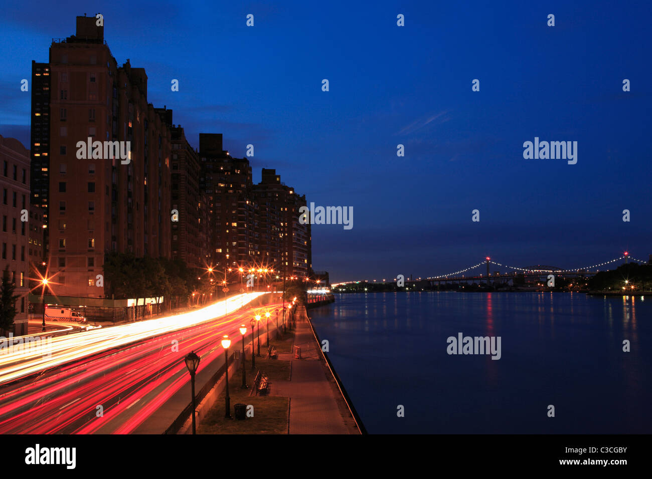 Traffic at dusk, FDR Drive, Upper East Side, Manhattan, New York City, USA Stock Photo