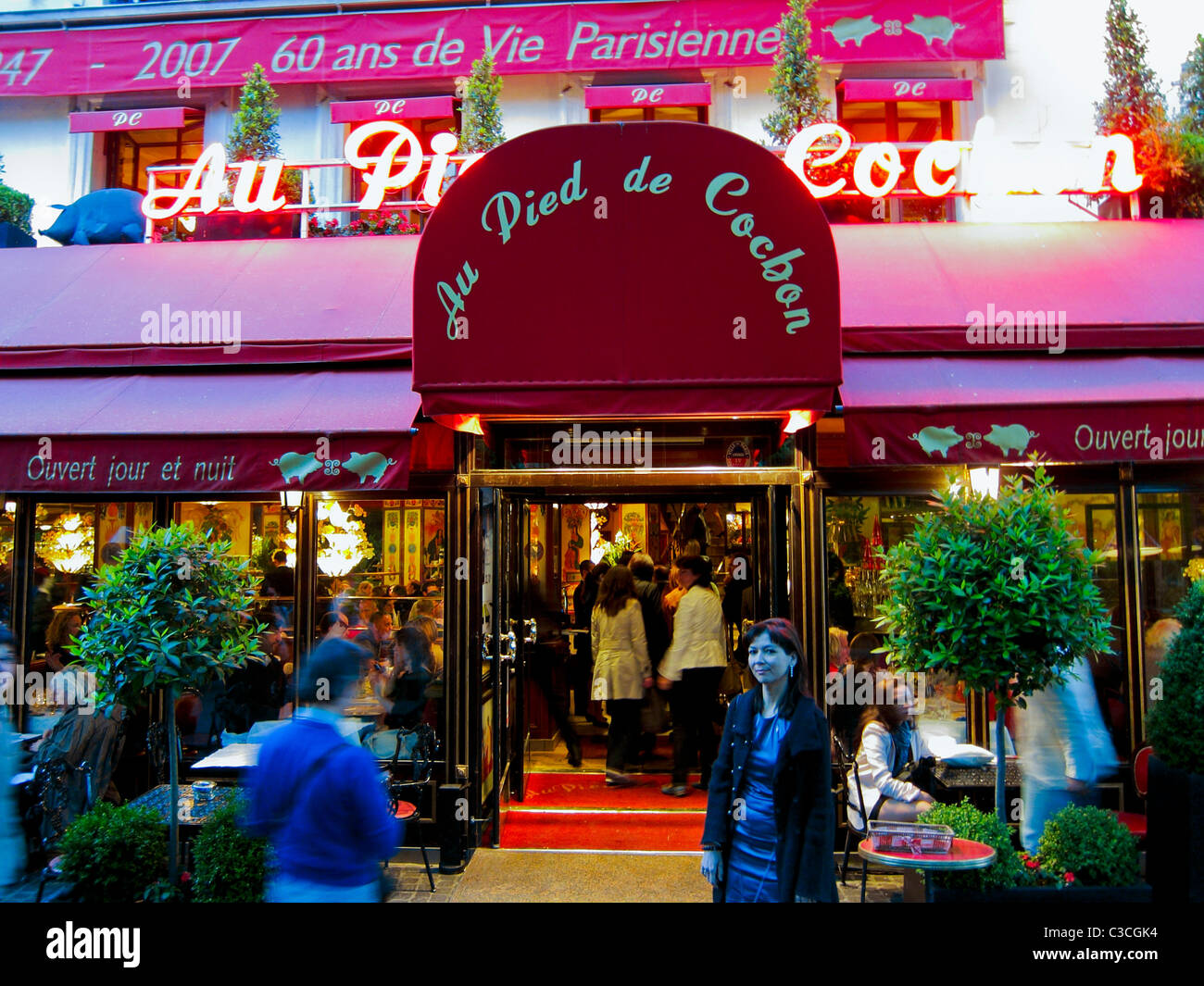 Paris, France, Paris Brasserie Restaurants in Les Halles District , Open  'Au Pied de Cochon', Outside Terrace, Front Entrance Sign Stock Photo