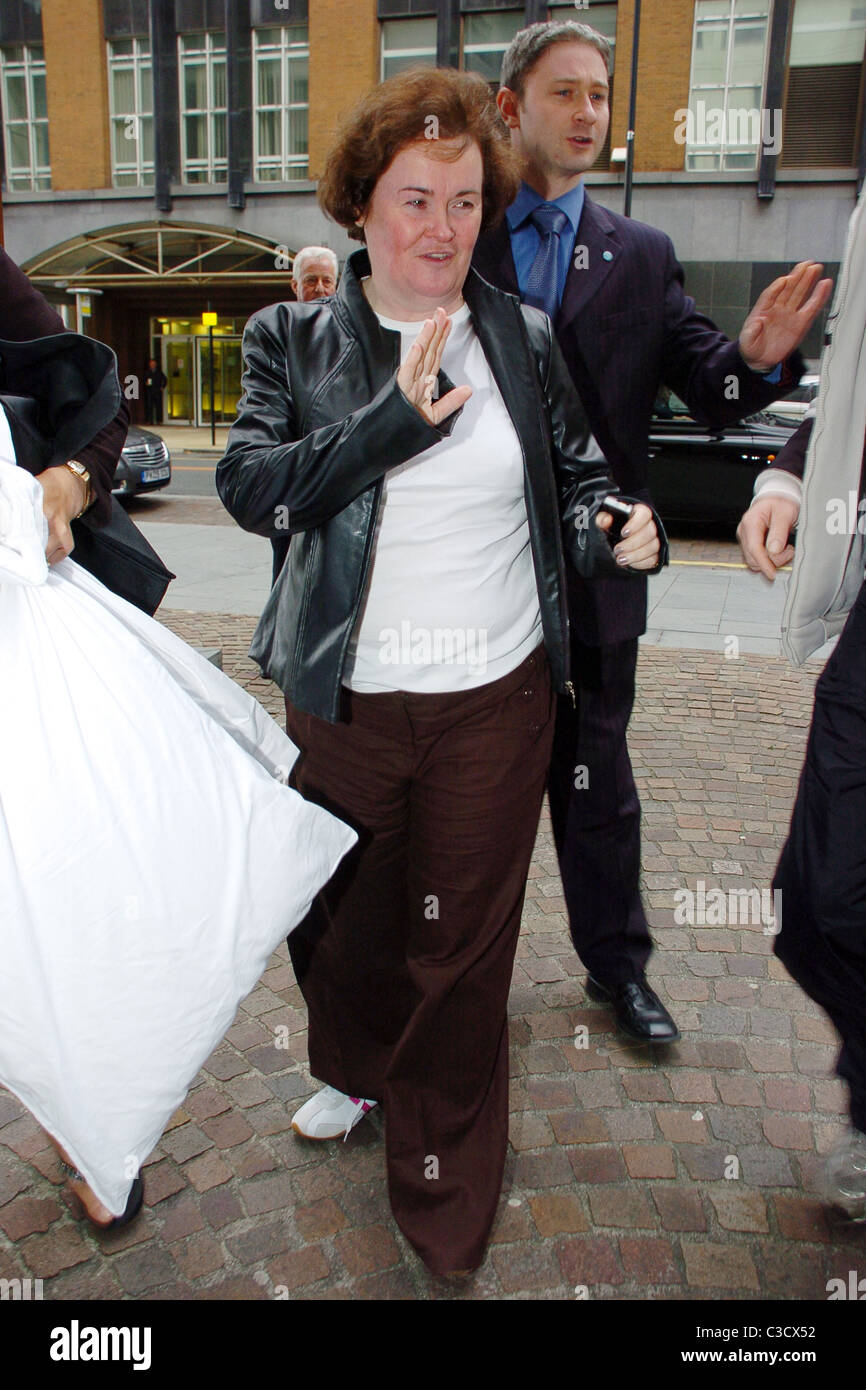 Susan Boyle arrives at her hotel prior to her appearance on the television show 'Britain's Got Talent' Liverpool, England Stock Photo