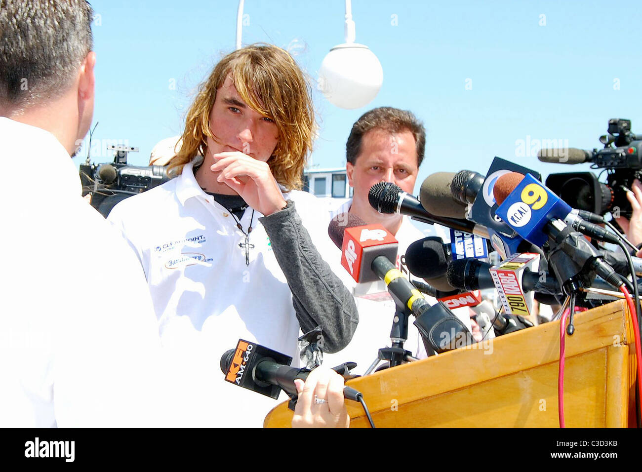 Zac Sunderland 17year old Thousand Oaks native has the youngest