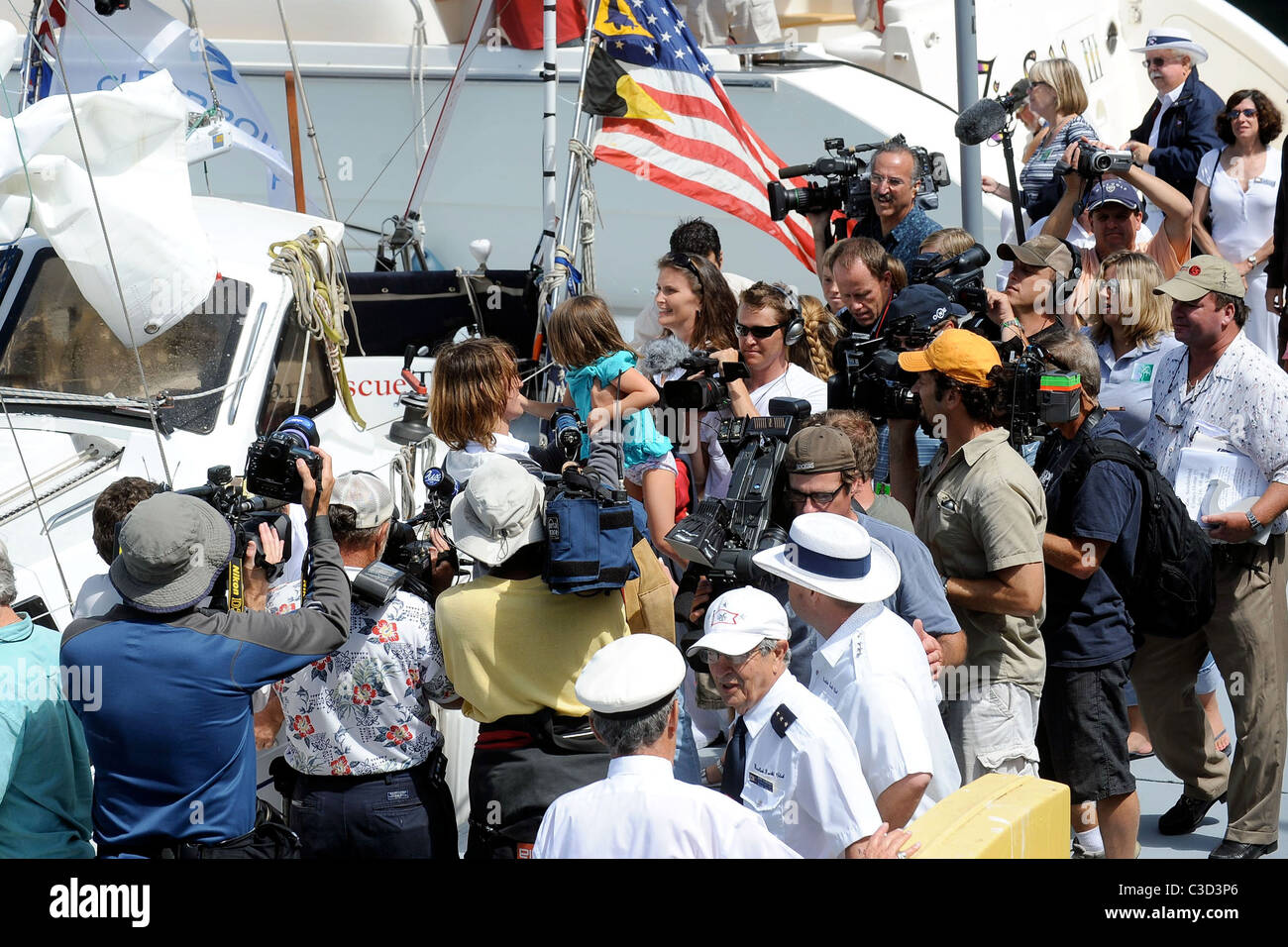 Zac Sunderland 17year old Thousand Oaks native has the youngest