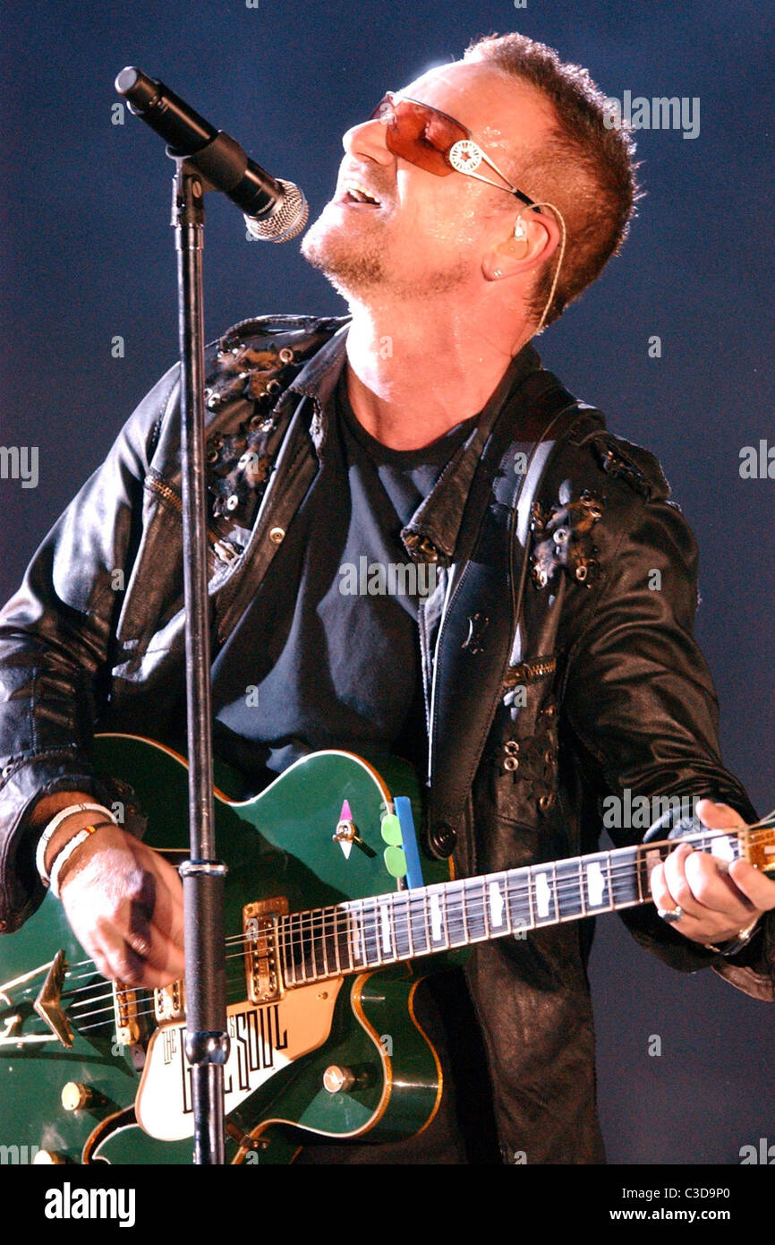 Bono u2 performing live in concert at amsterdam arena amsterdam hires