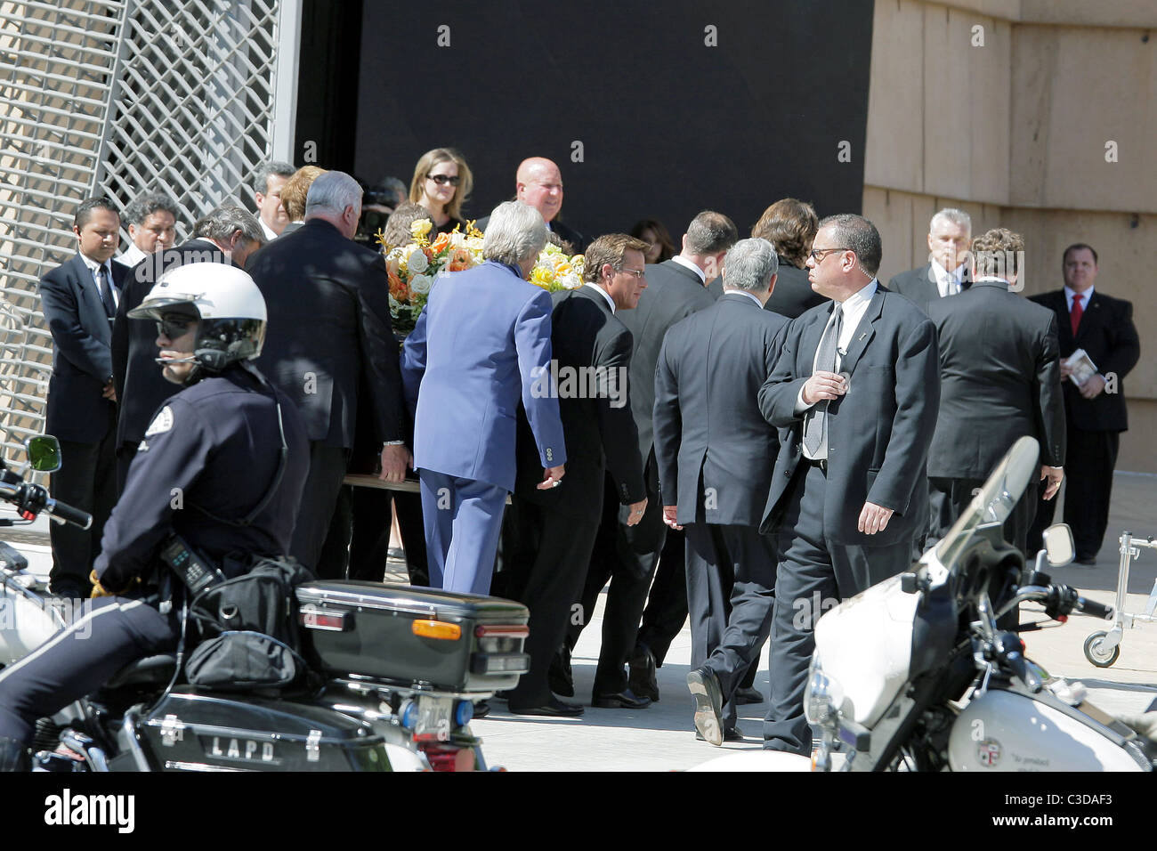 Ryan O'Neal and pallbearers carried Farrah Fawcett's coffin from the