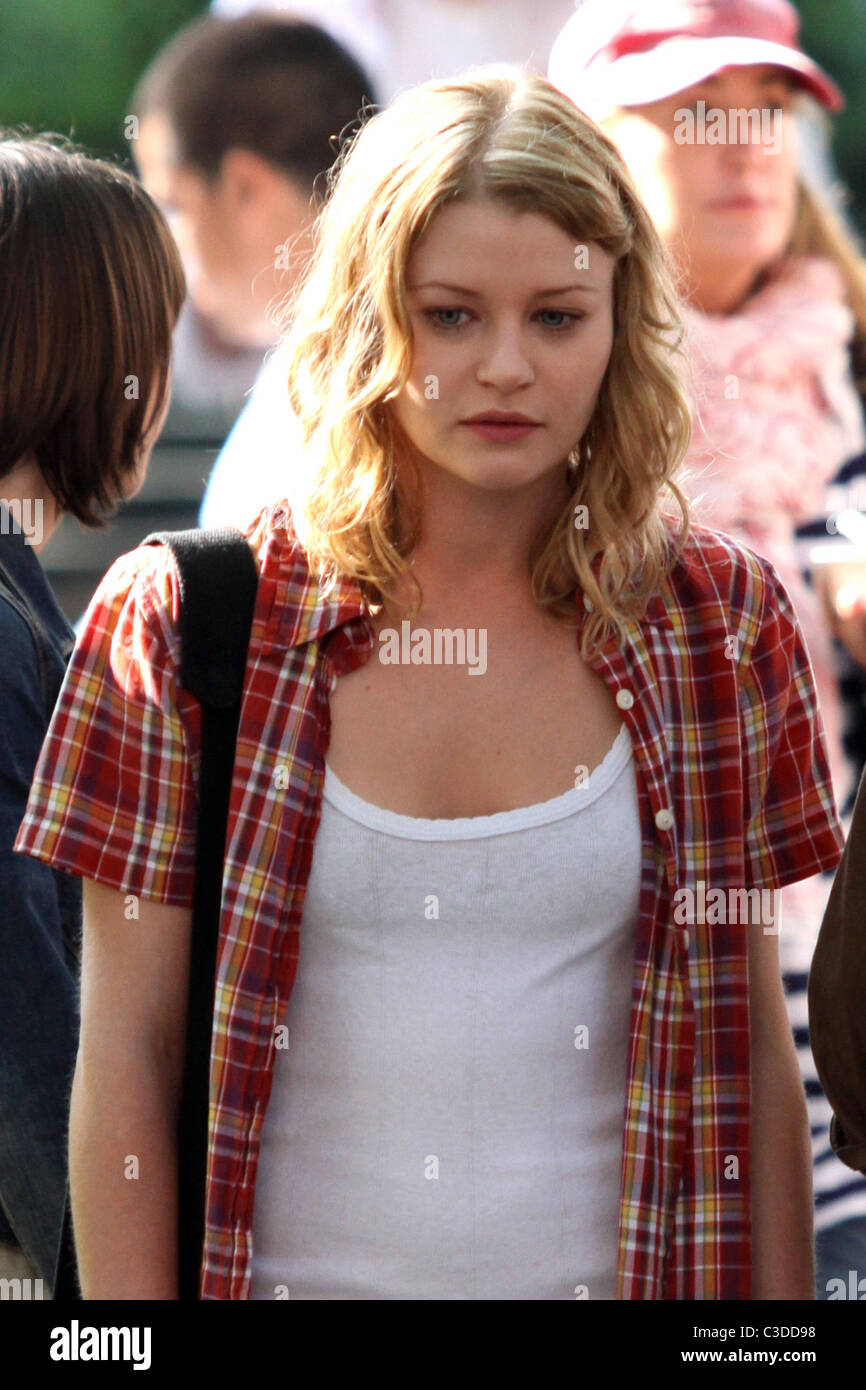 Emilie de Ravin on the set of her new film 'Remember Me' shooting on ...