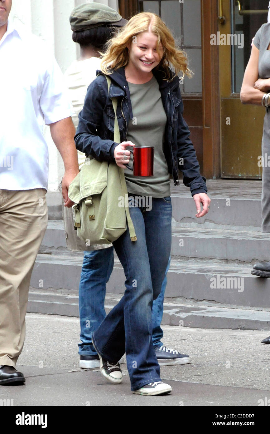 Emilie de Ravin on the set of her new film 'Remember Me' shooting on location in Manhattan New York City, USA - 02.07.09 Stock Photo