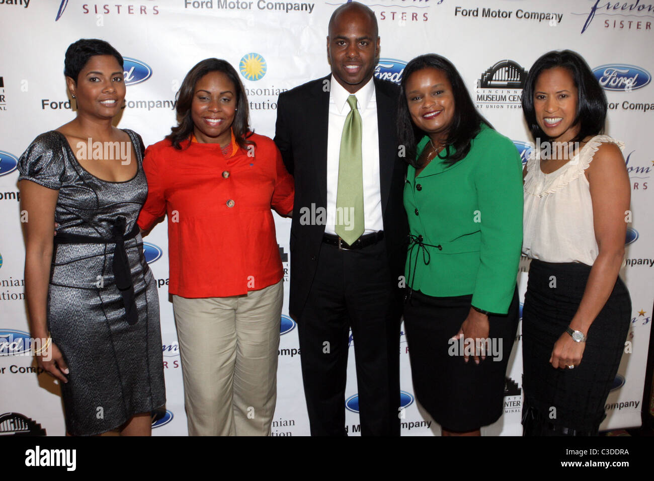L To R Angela Burt Murray Crystal Worthem Earl Lucas Pamela Alexander And Michelle Ebanks The Freedom S Sisters Luncheon Stock Photo Alamy