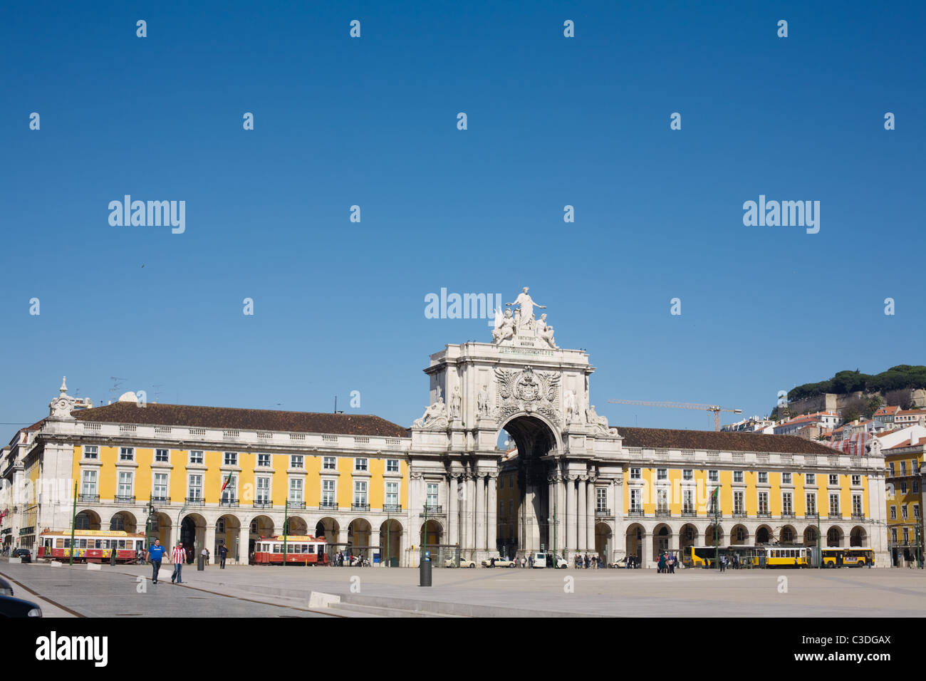 Triumphal arch faces Praça Comercio, Lisbon, Portugal Stock Photo