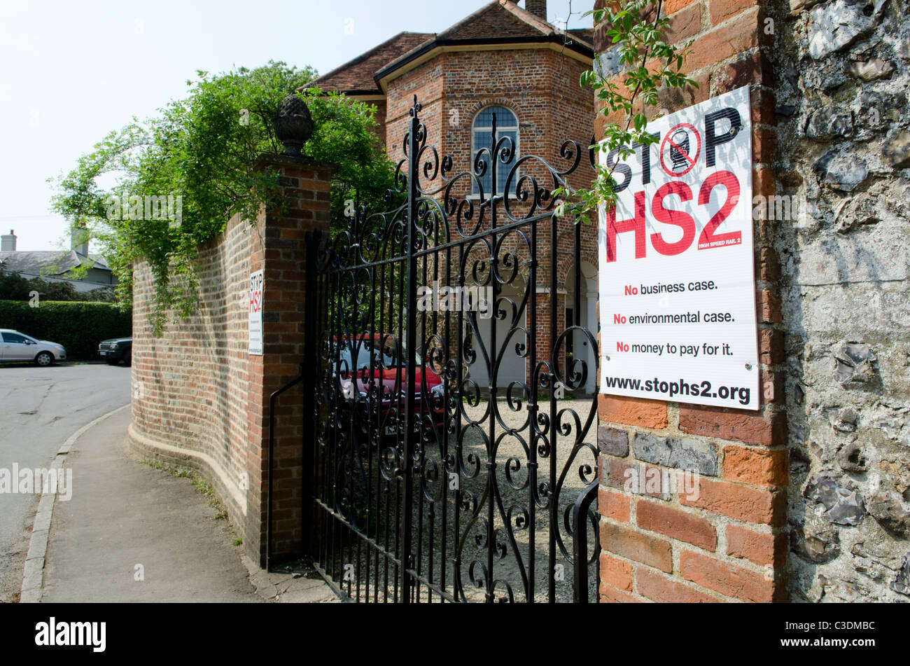 Opponents of the proposed HS2 high speed rail project show their posters in the village of Little Missenden Stock Photo