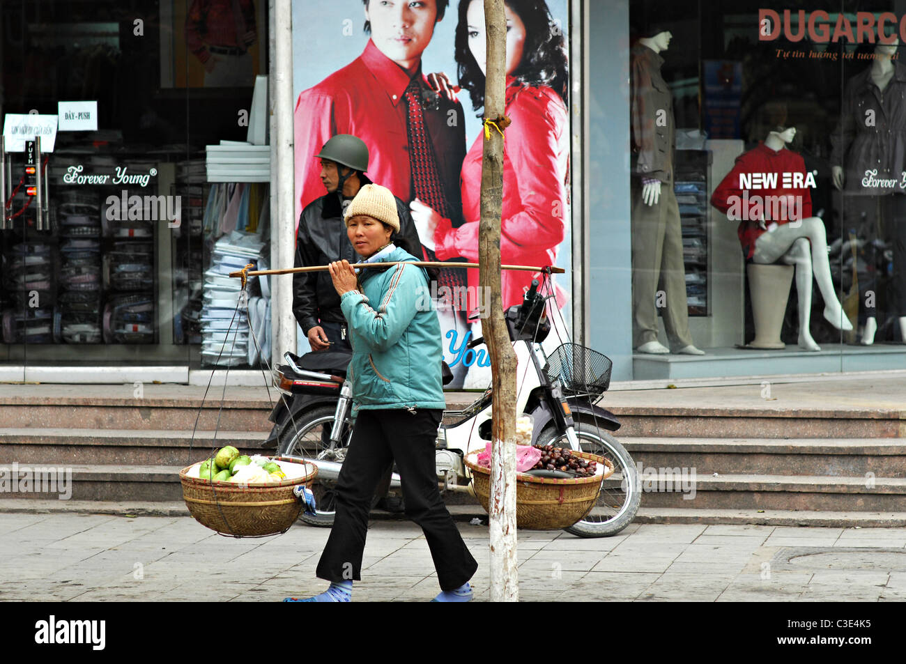 Selling in the Street Stock Photo - Alamy