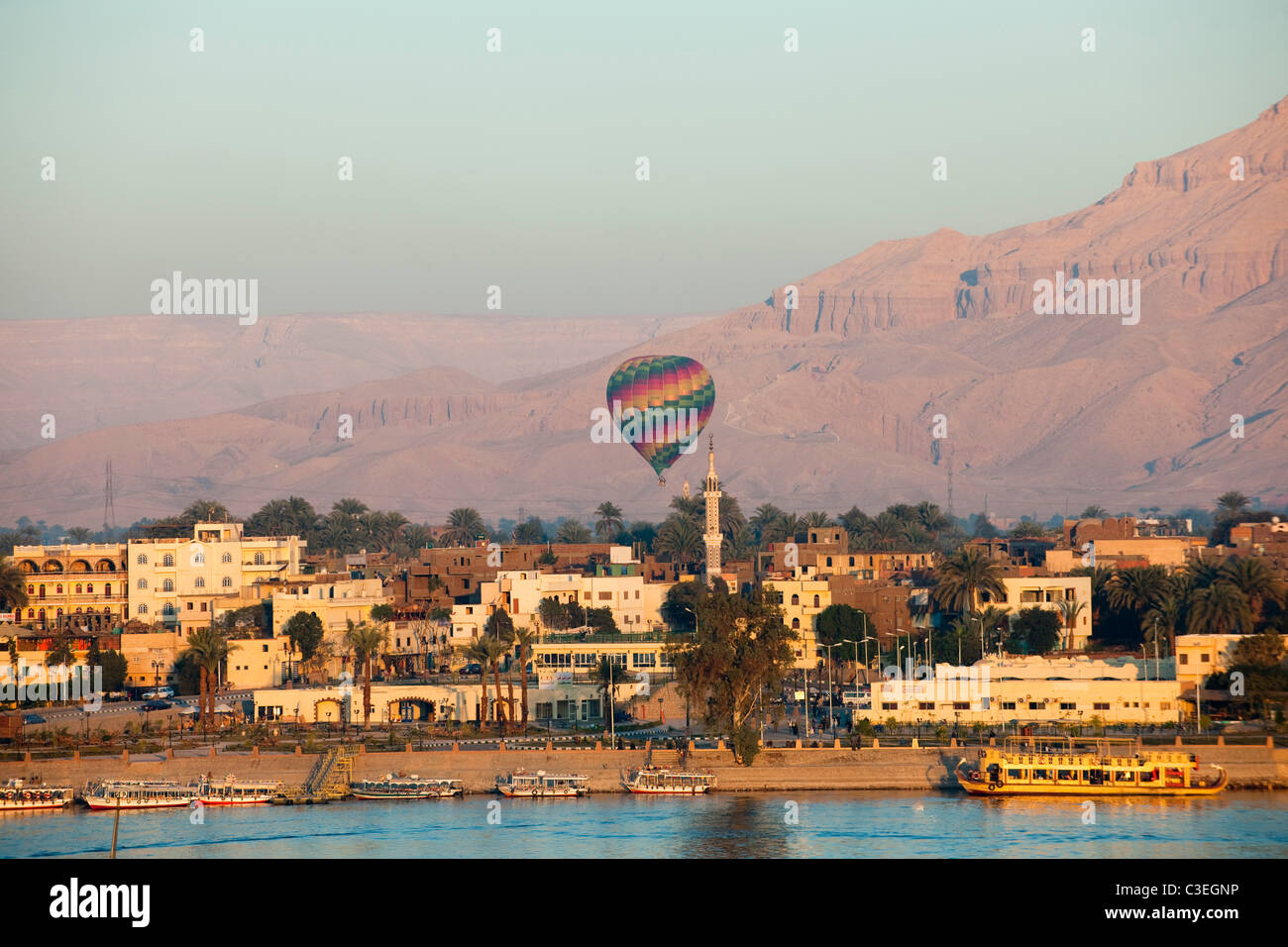 Aegypten, Luxor, Blick über den Nil zur Westbank Stock Photo