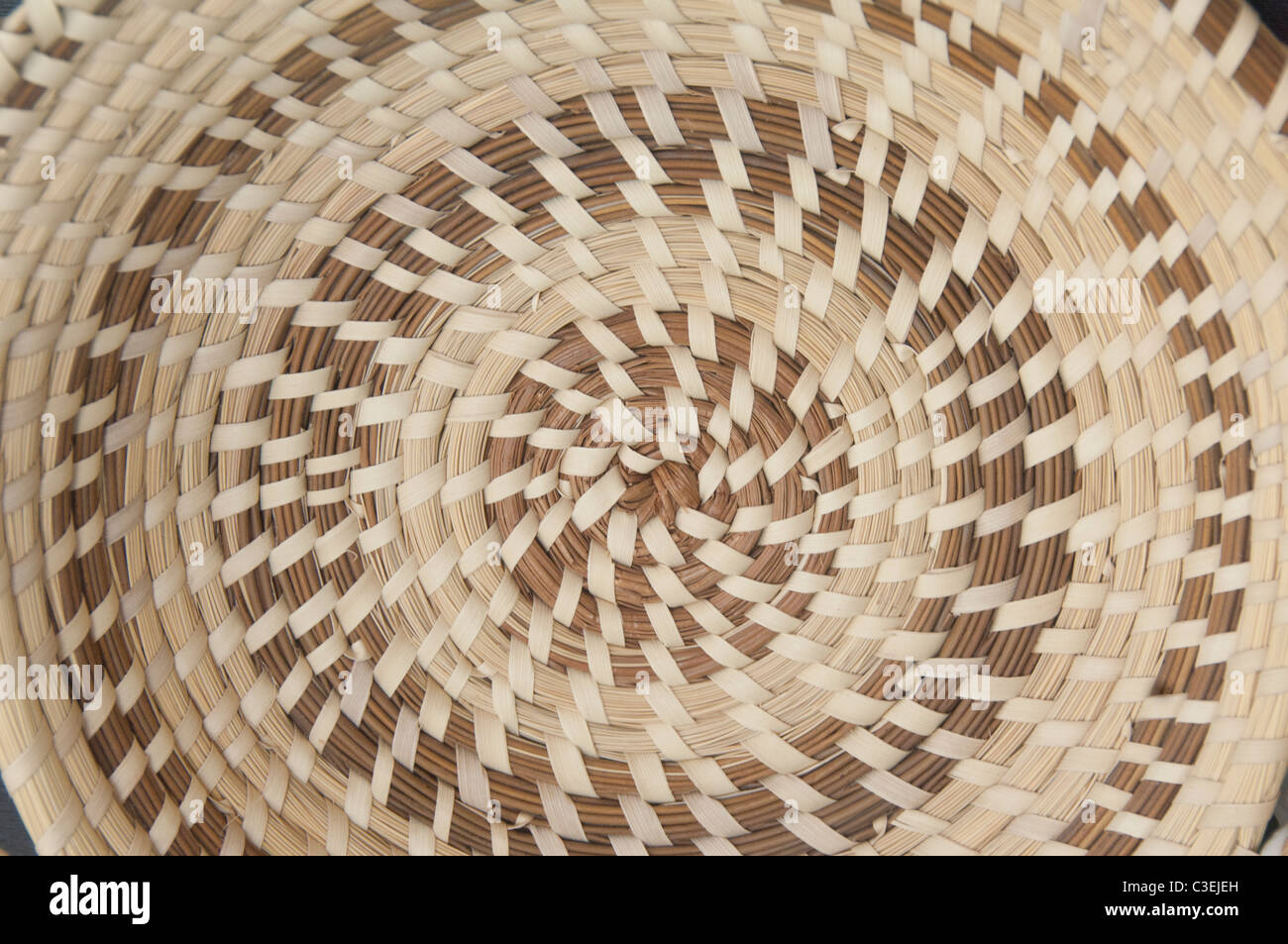Sweetgrass basket hires stock photography and images Alamy