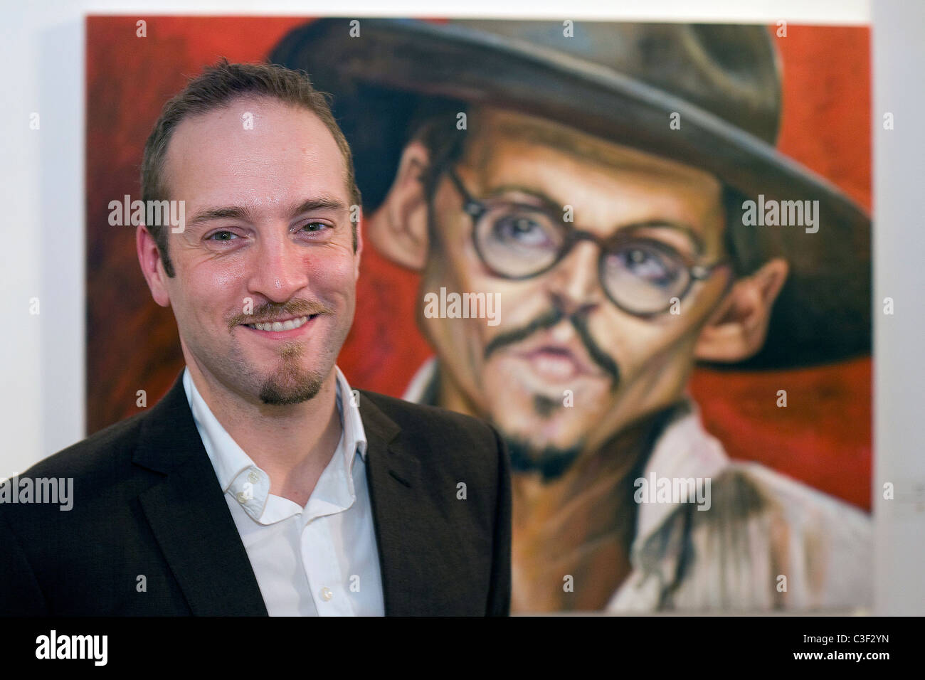 Derren Brown At The Private View Of His Paintings At Rebecca Hossack Stock Photo Alamy