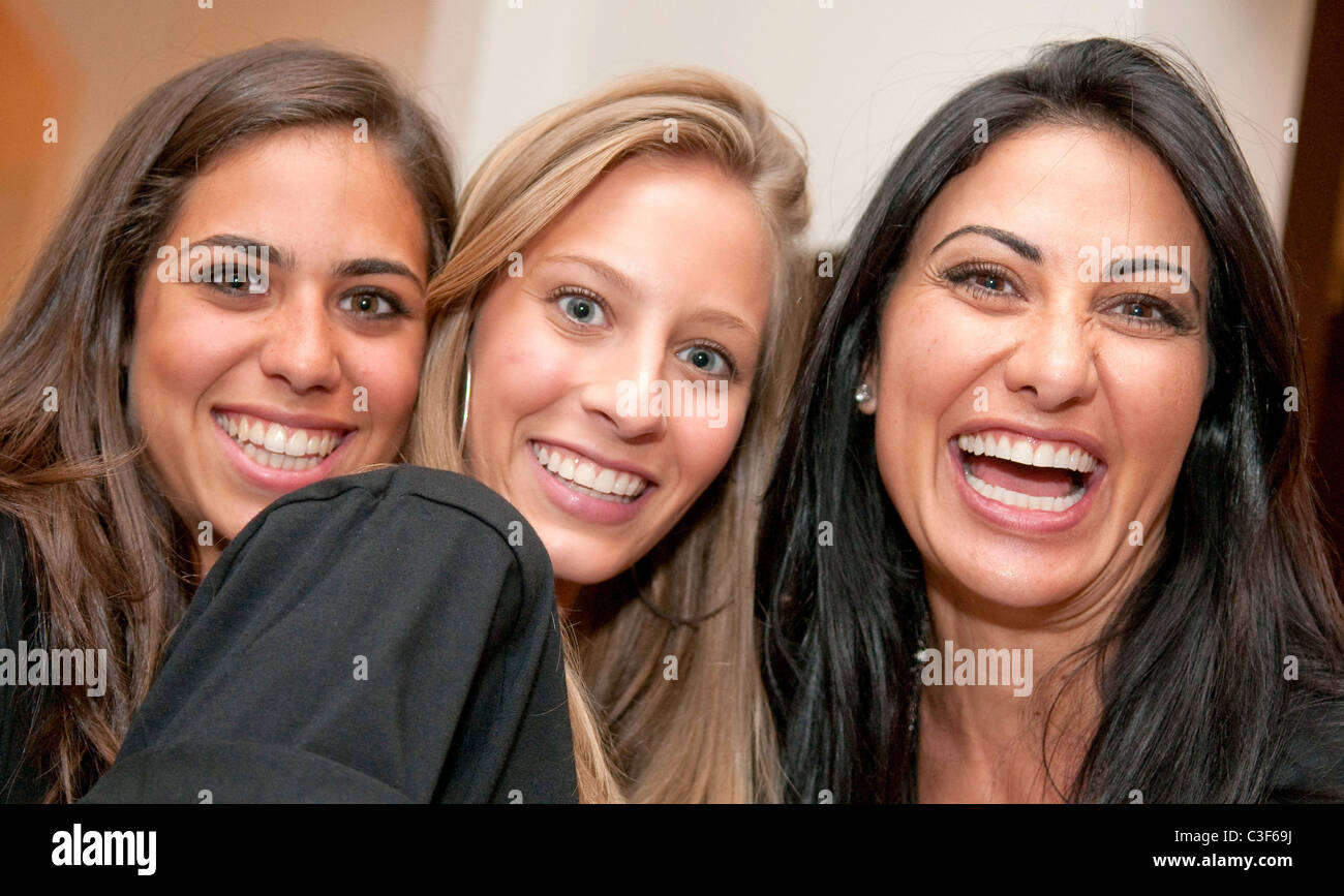 Brittany Murray, Caro Masvidal and Elizabeth Murray family and friends