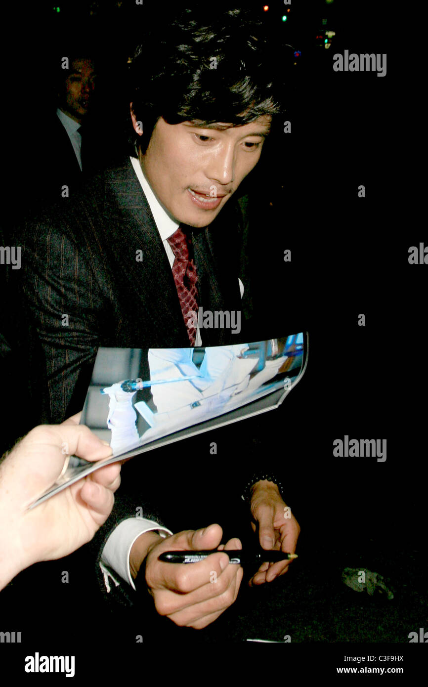 Lee Byung Hun From Underdog To Action Icon A Cobra Success Story - x6bcdhi