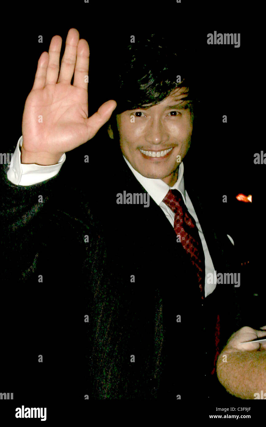Byunghun Lee 'G.I. Joe The Rise of Cobra' star outside My House(08)