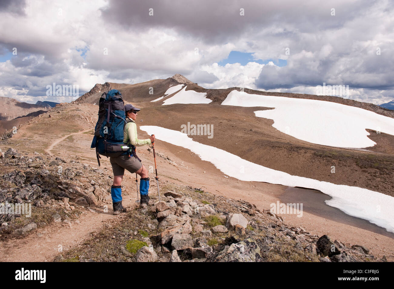 Hiking thinking woman fitness hi-res stock photography and images - Alamy