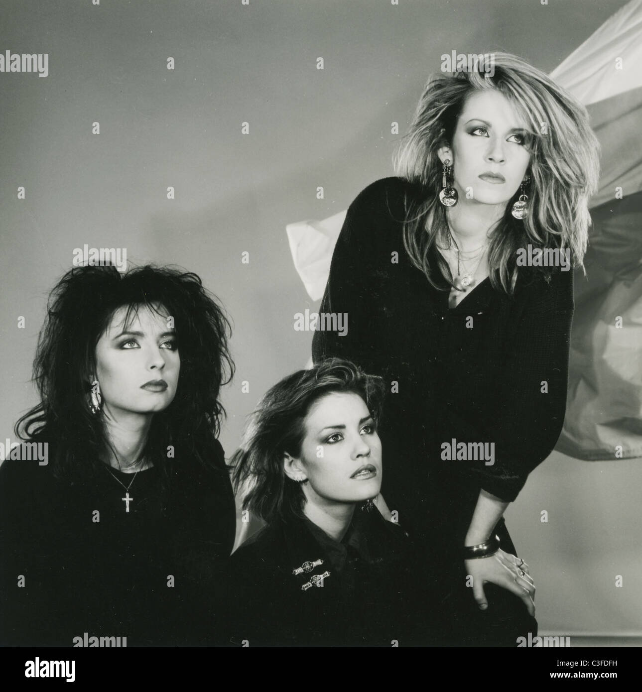 BANANARAMA Promotional photo of UK pop group about 1983. From l: Keren  Woodward, Siobahn Fahey and Sarah Dallin Stock Photo - Alamy